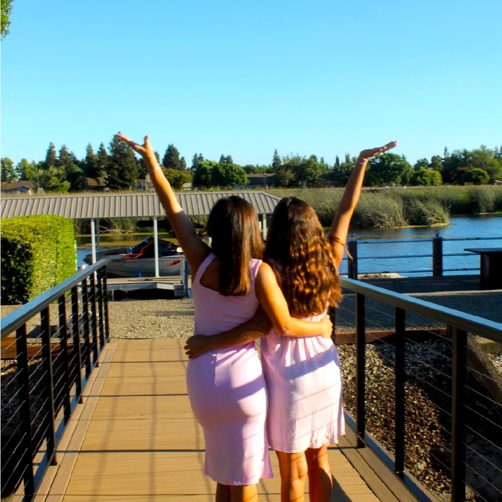 Meet your Posher, Aurora